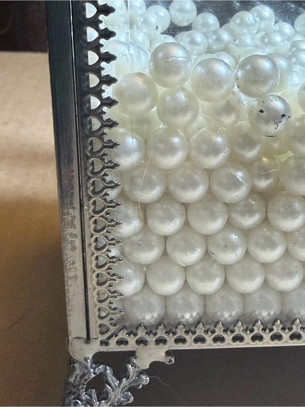 Elegant pen and pencil holder with pearls and stunning metawork